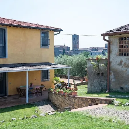 Il Poggino Tatil Evi *